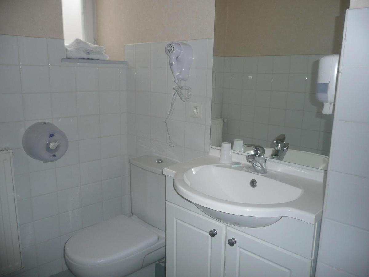 Hotel Du Centre Gueugnon Екстериор снимка