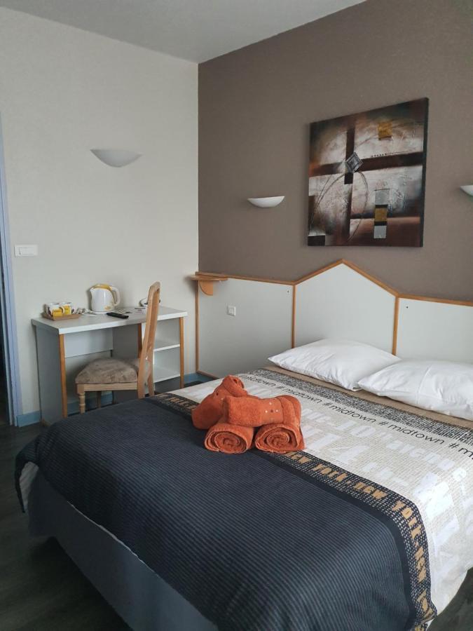 Hotel Du Centre Gueugnon Екстериор снимка