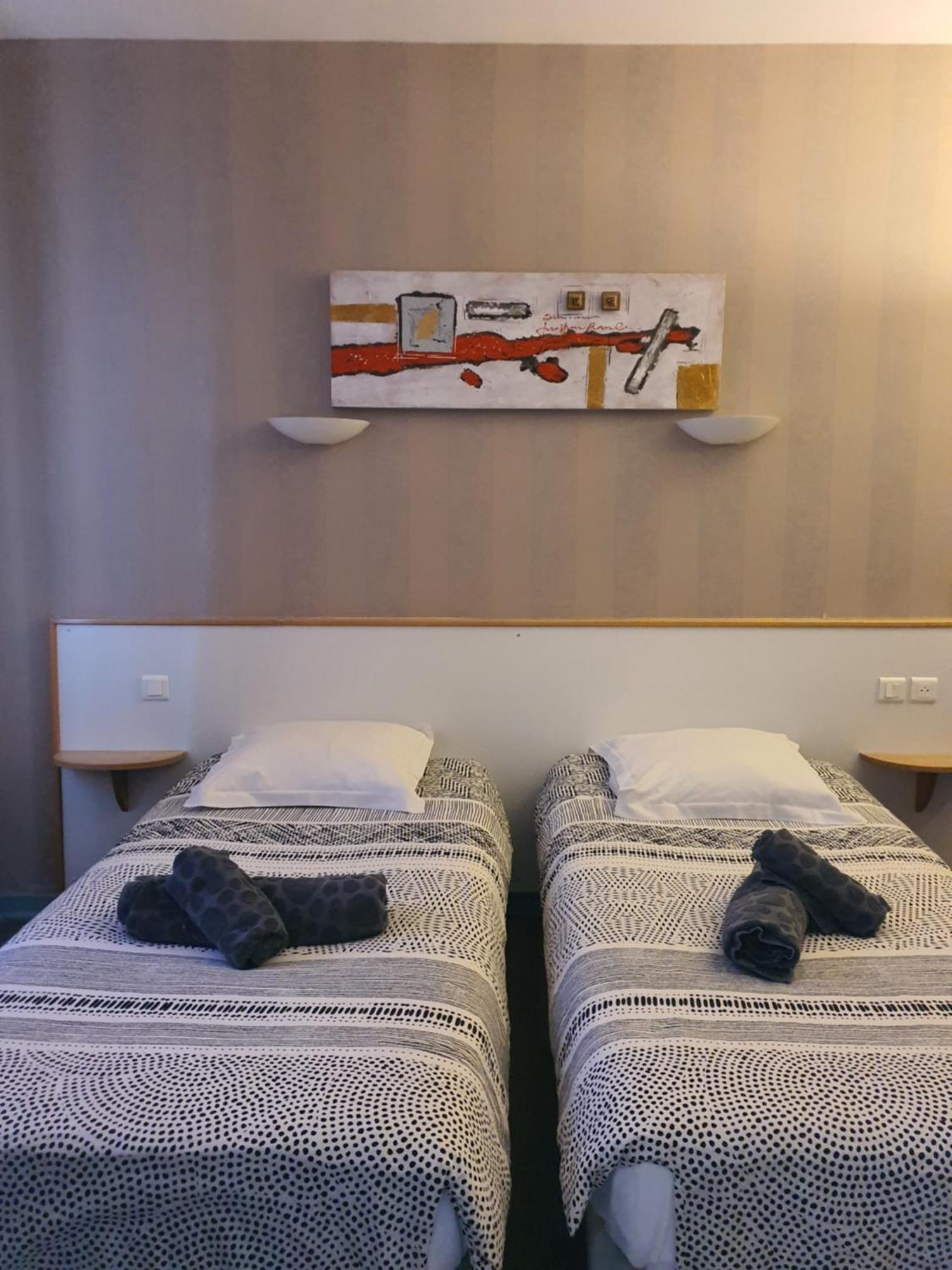 Hotel Du Centre Gueugnon Екстериор снимка